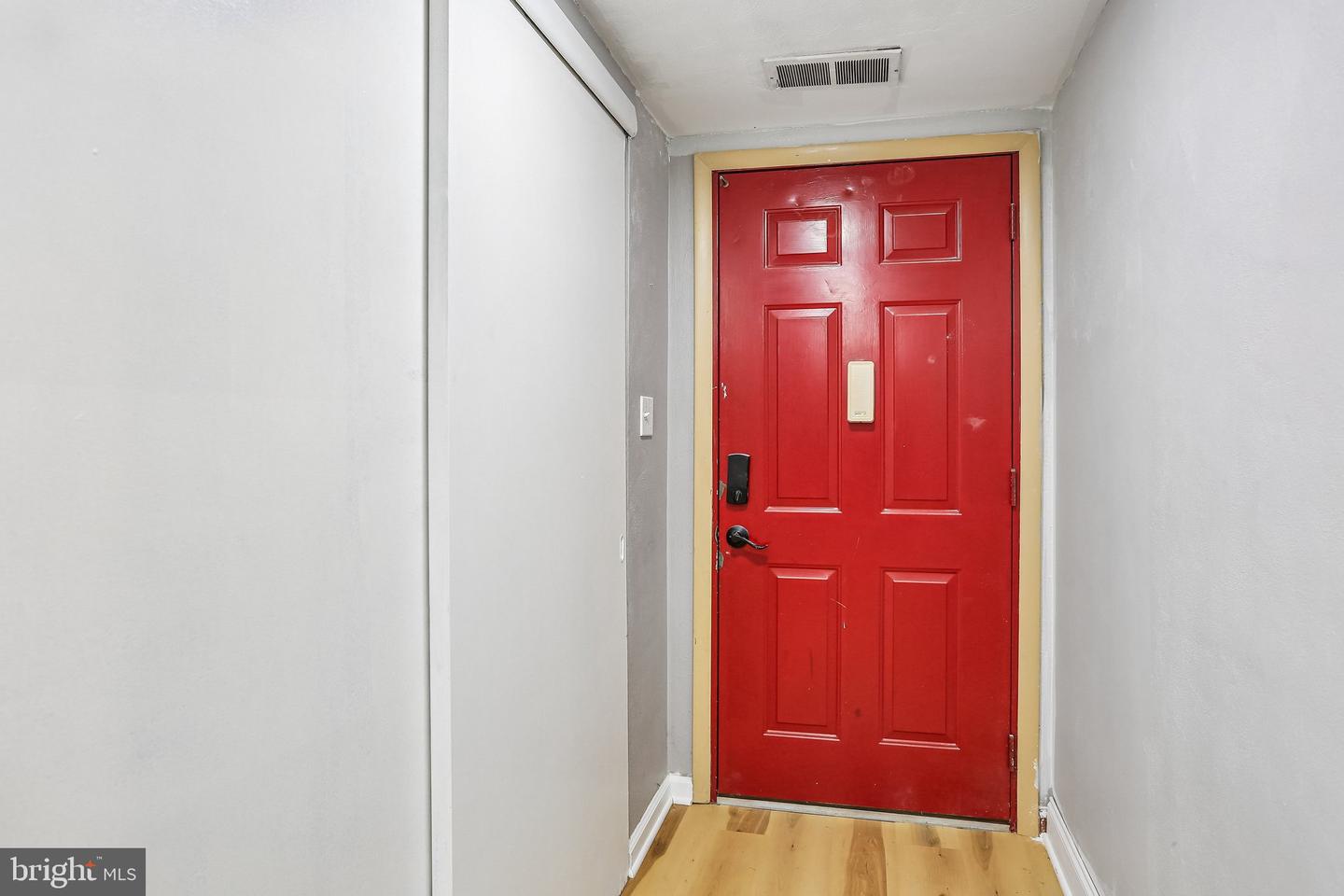 2595 Eastwood Dr Property Photo 4