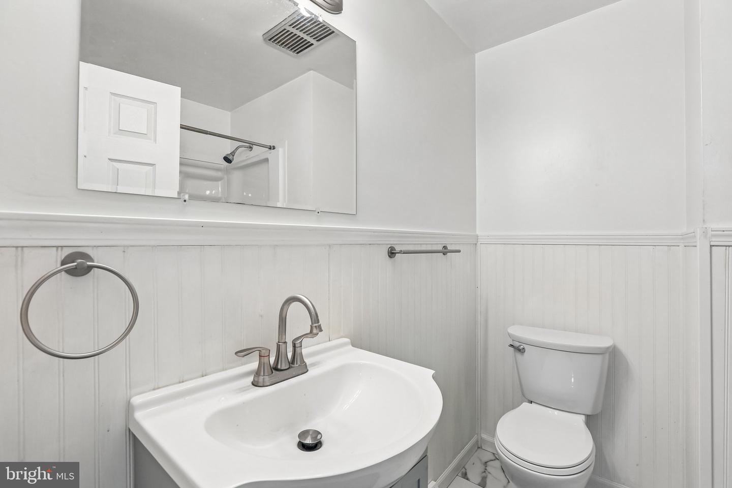 2595 Eastwood Dr Property Photo 23