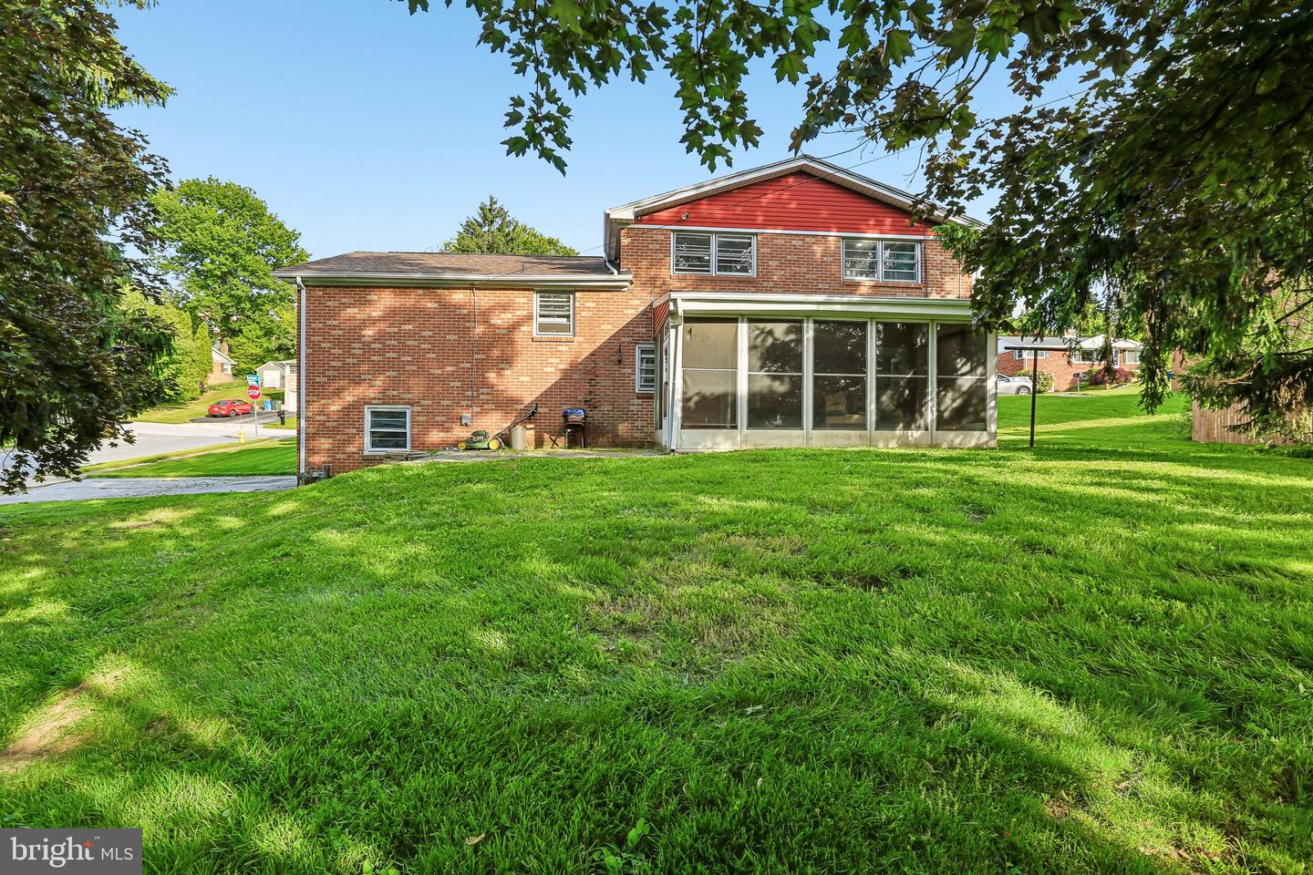 2595 Eastwood Dr Property Photo 29