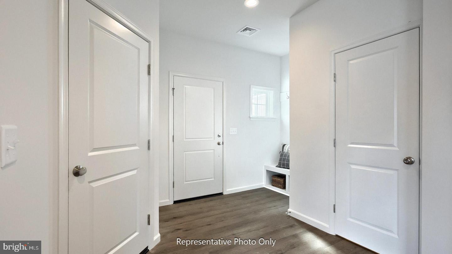 7487 Saint Patrick Ct Property Photo 17