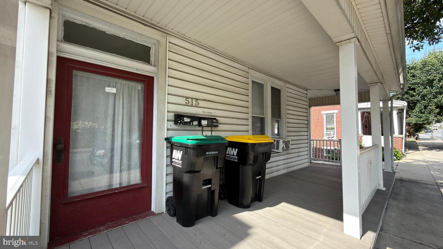 515 W Broadway Property Photo 4