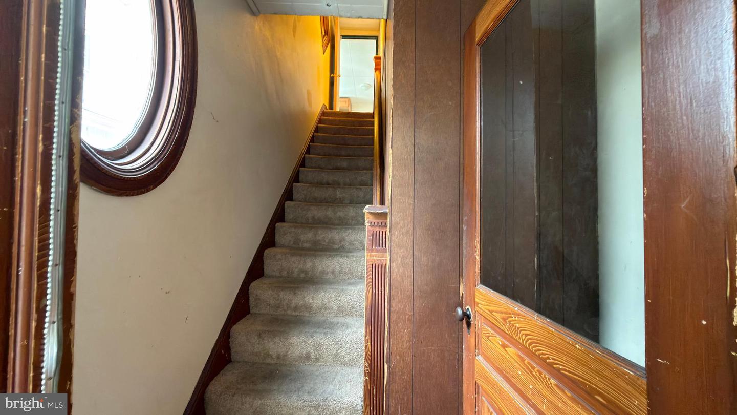 515 W Broadway Property Photo 5