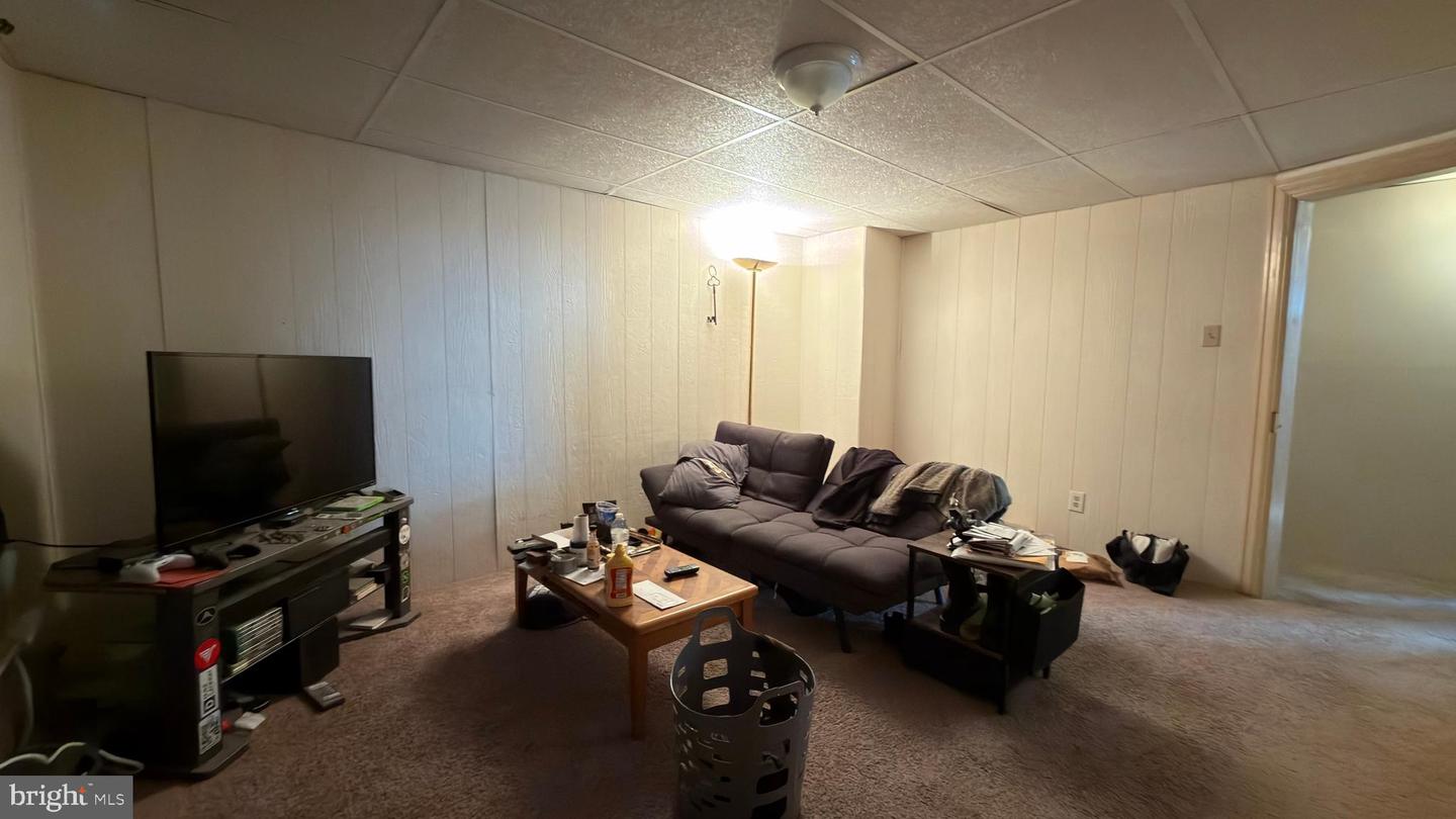 515 W Broadway Property Photo 8