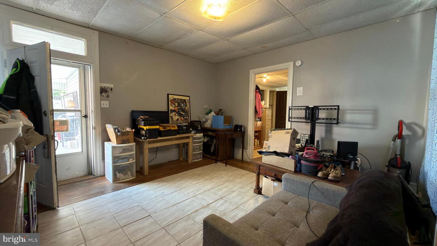 515 W Broadway Property Photo 22