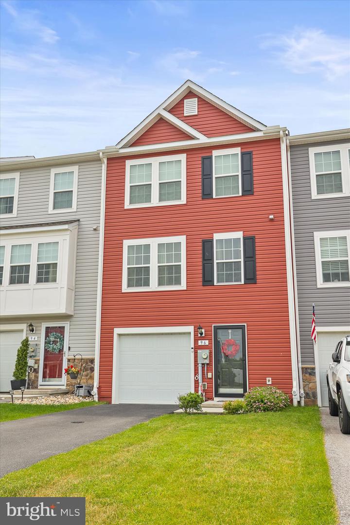 96 Ayrshire Dr Property Photo 3