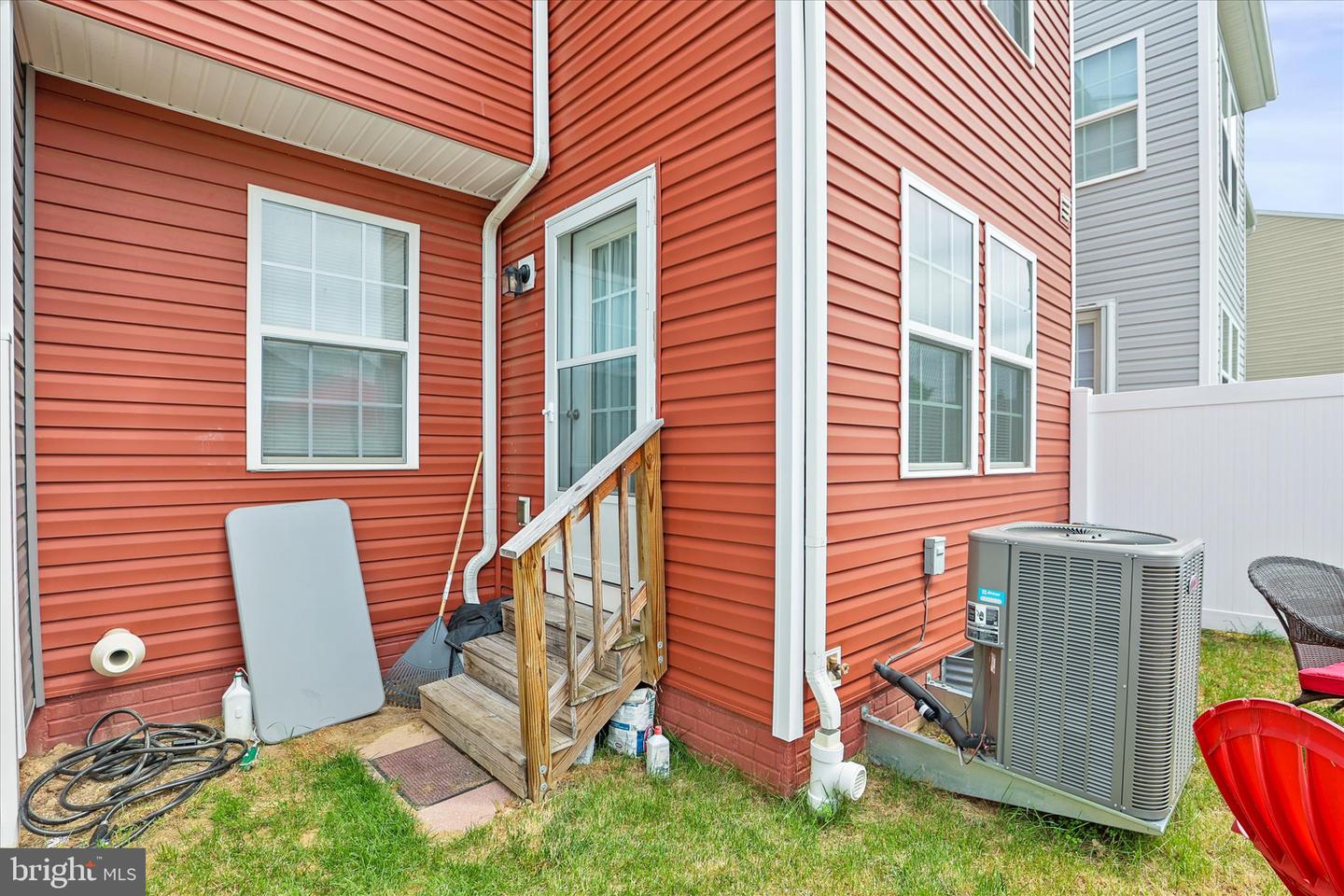 96 Ayrshire Dr Property Photo 35
