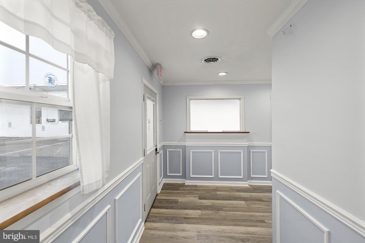 643-c Frederick St Property Photo 4