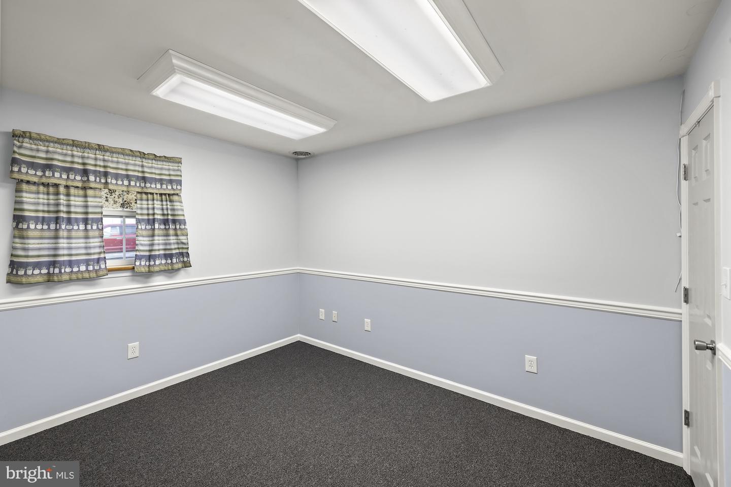 643-c Frederick St Property Photo 8