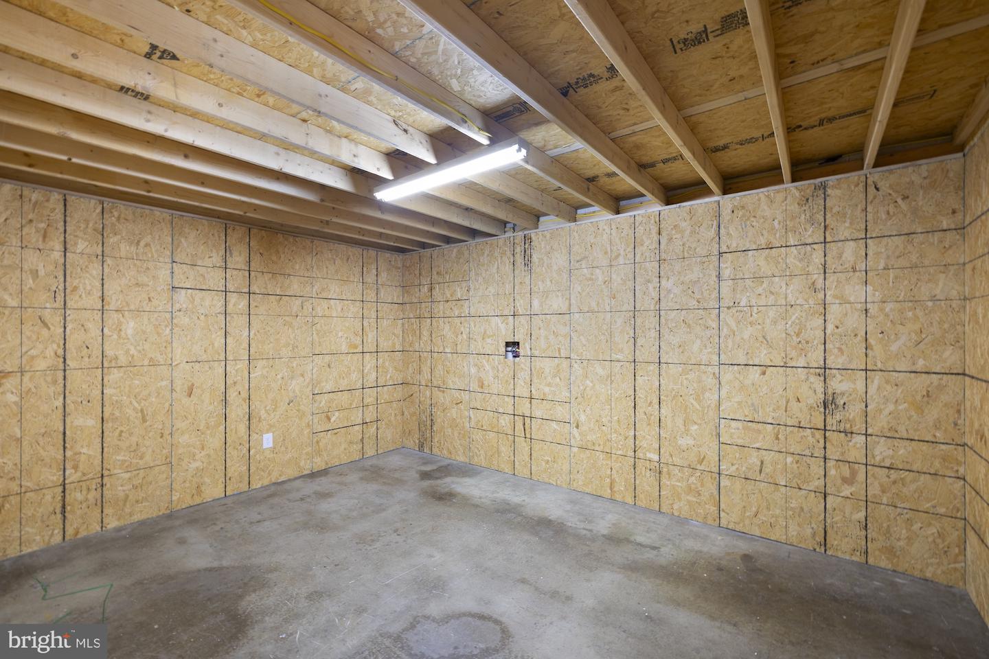 643-c Frederick St Property Photo 20