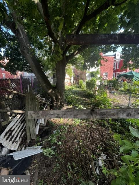 439 E Walnut St Property Photo 5