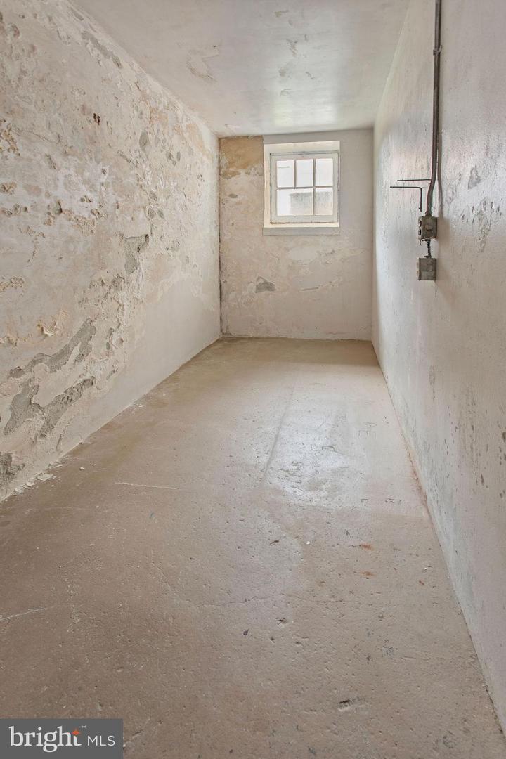 195 Stock St #114 Property Photo 14