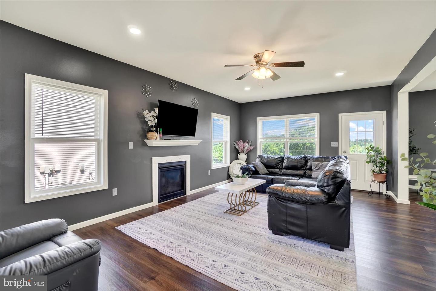 13 Bentley Ct Property Photo 4