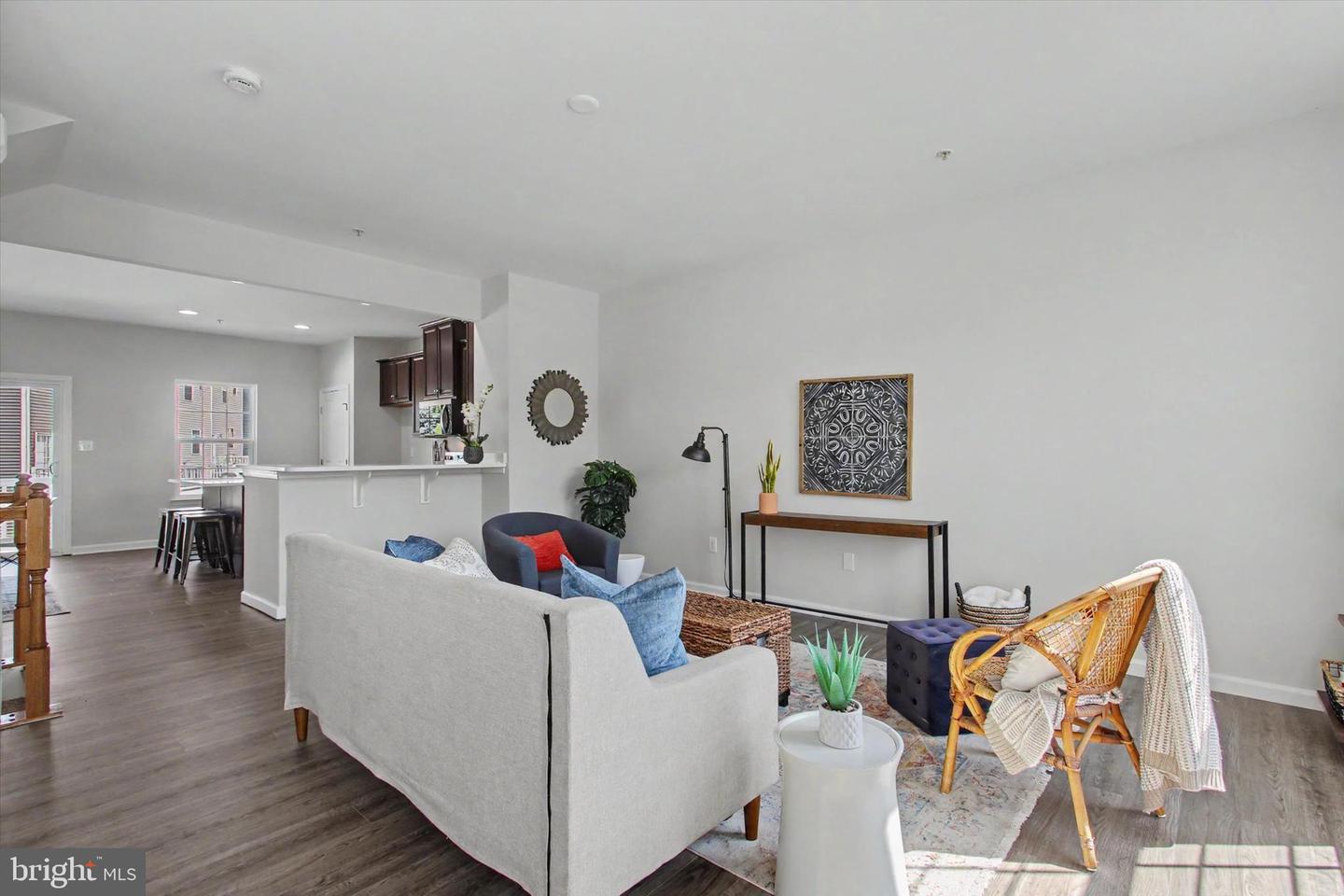 414 Charles Ave Property Photo 6