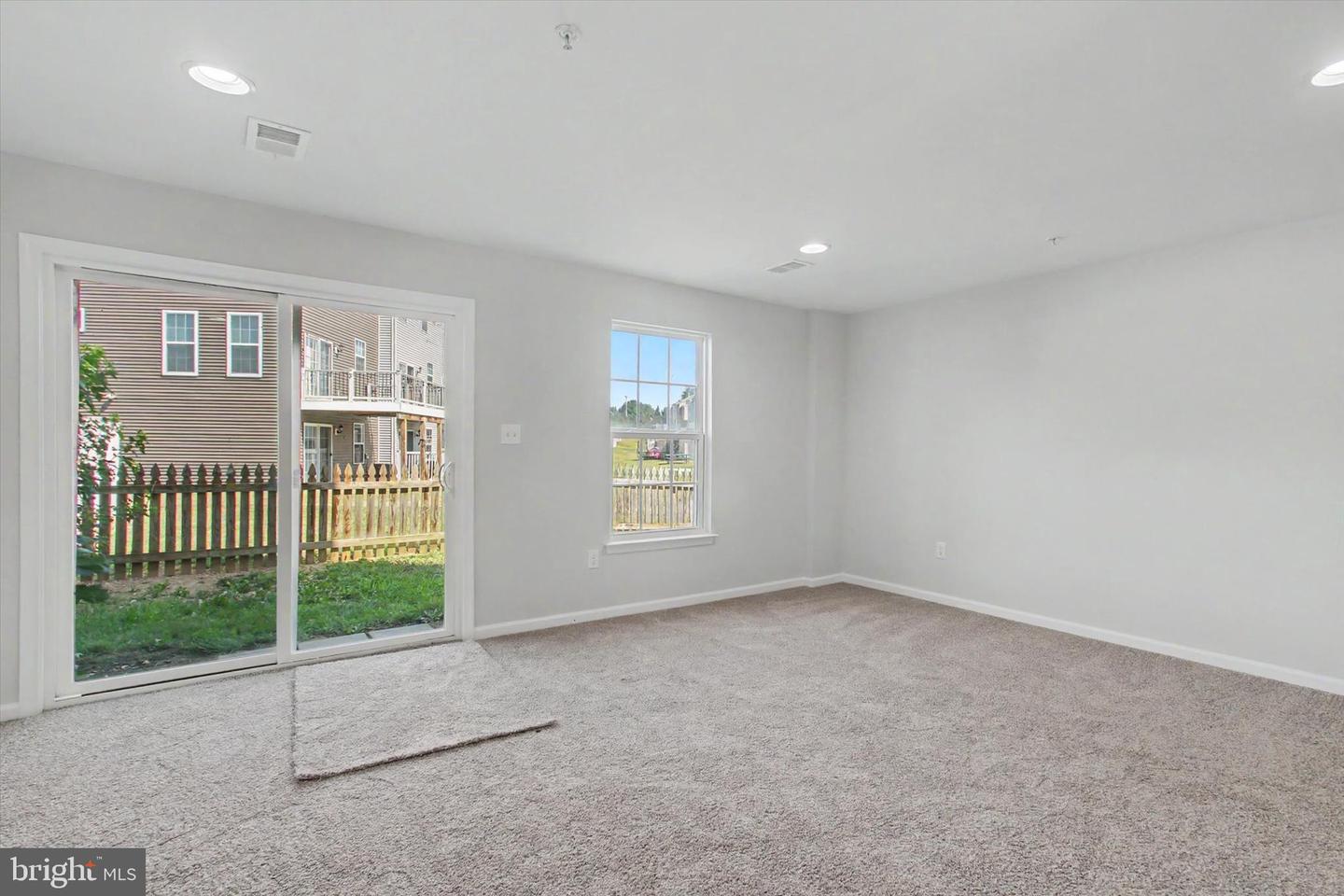414 Charles Ave Property Photo 23