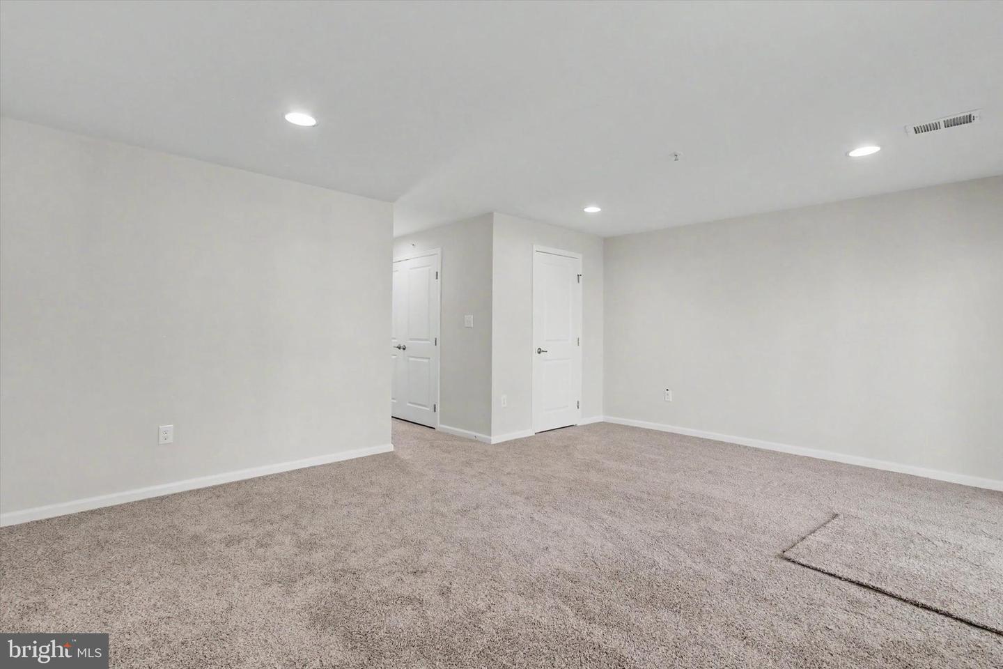 414 Charles Ave Property Photo 25