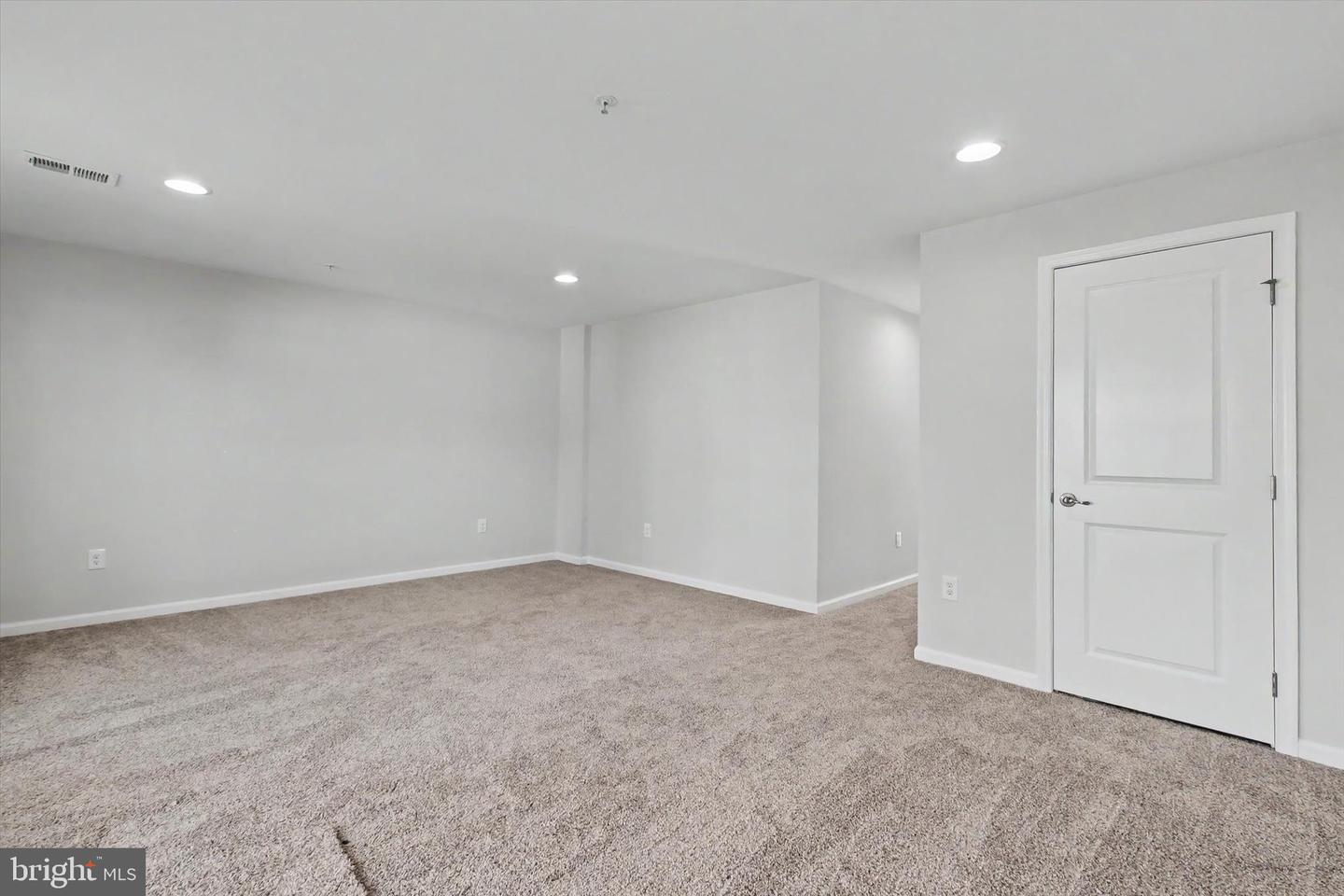 414 Charles Ave Property Photo 26