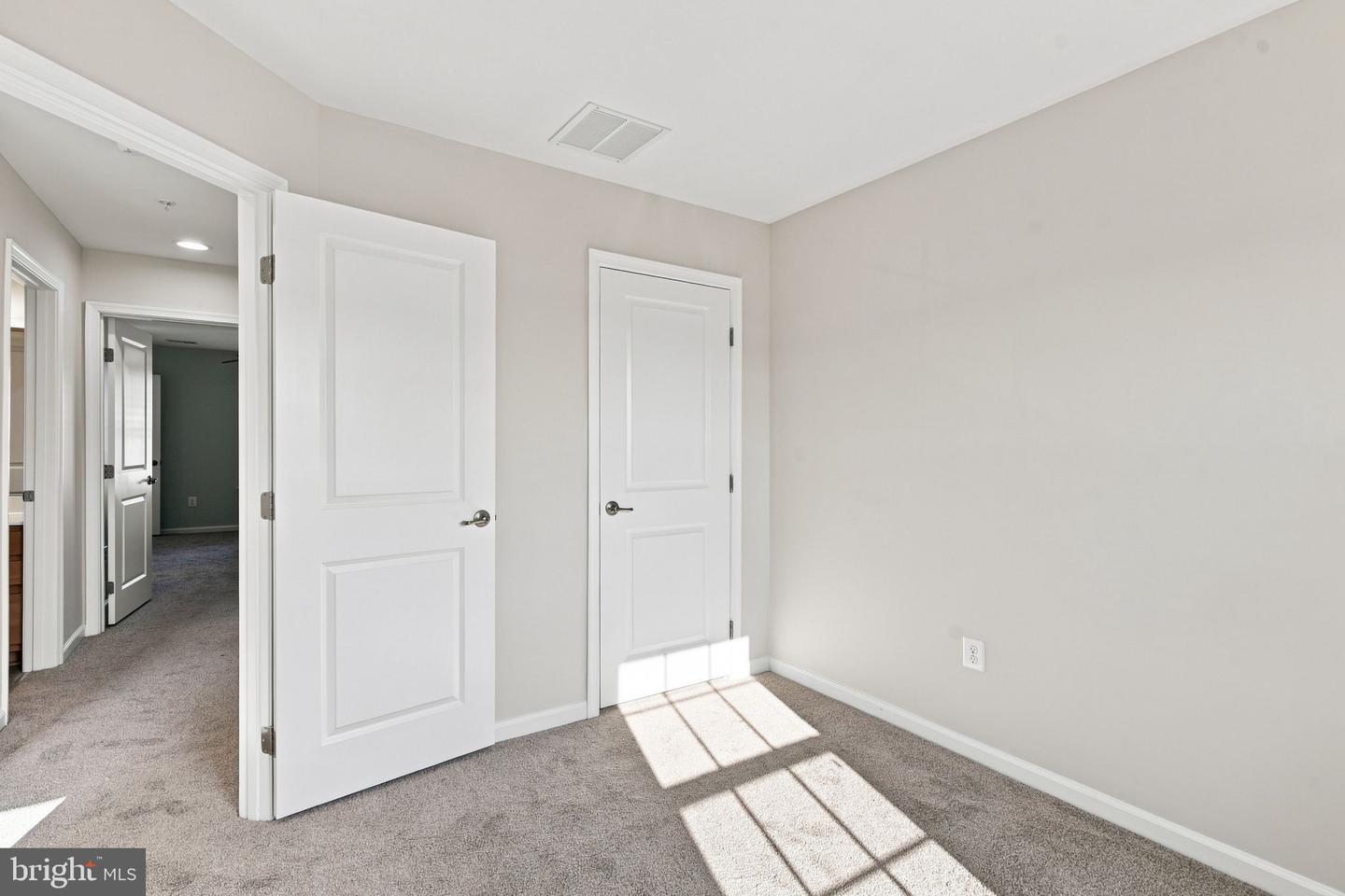 55 S Center St Property Photo 14