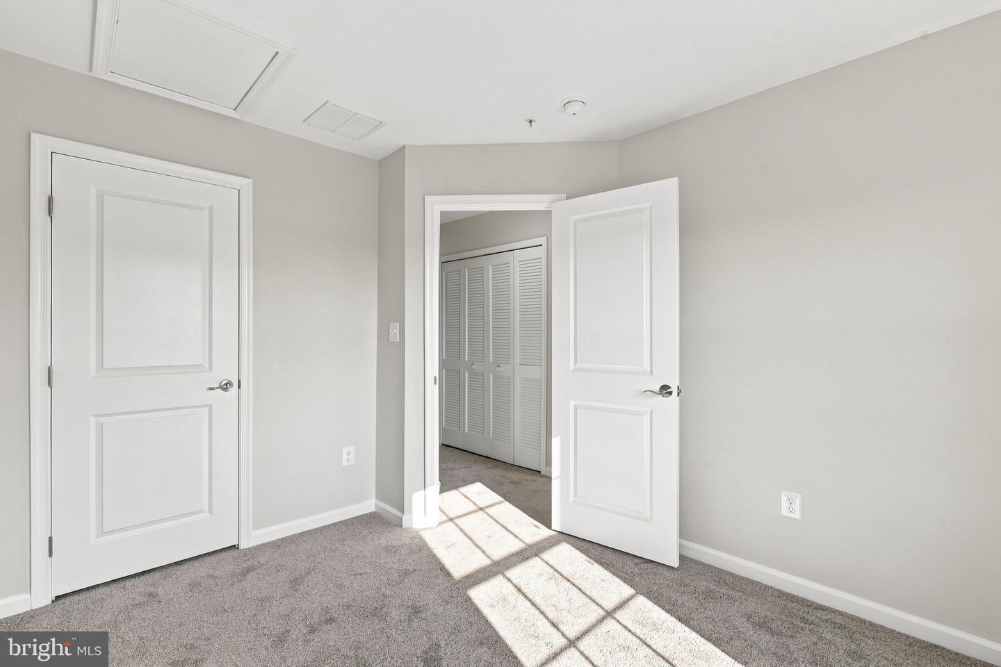 55 S Center St Property Photo 15