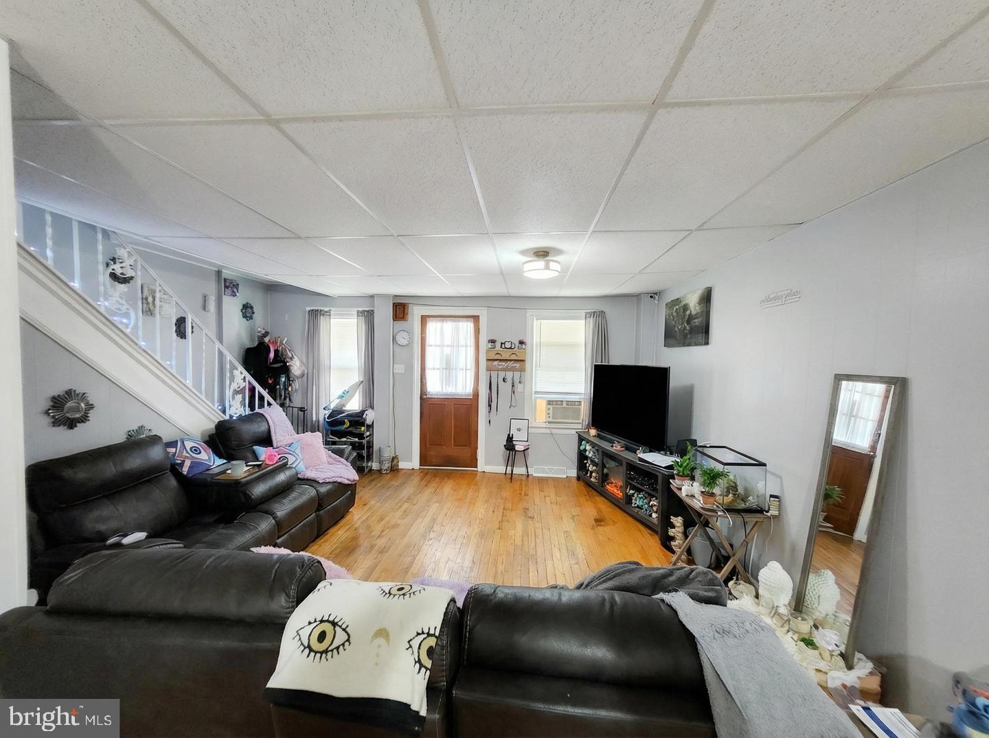 1150 E Philadelphia St Property Photo 8