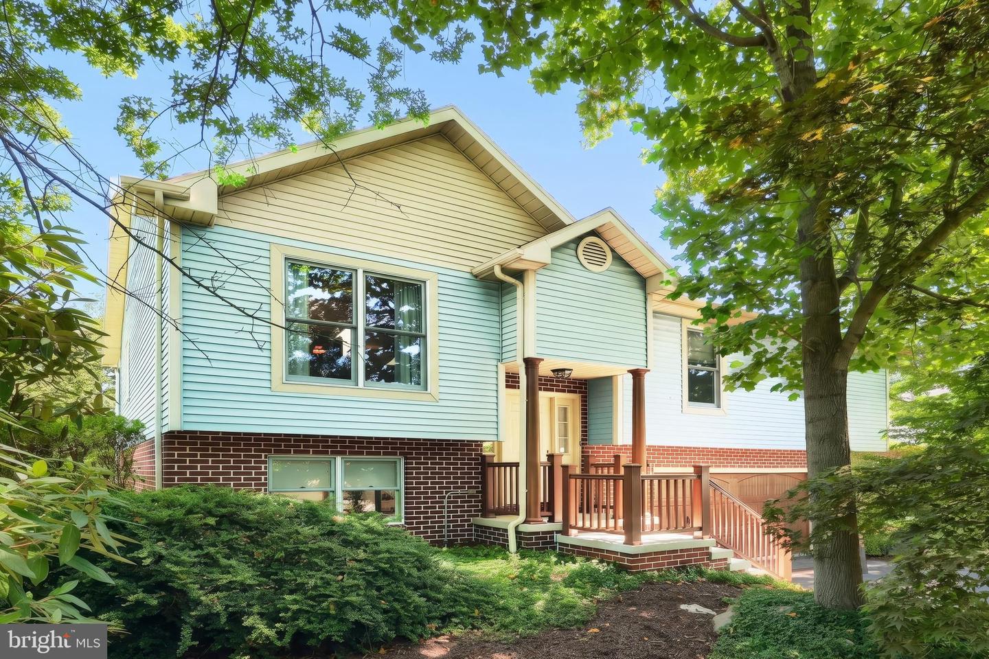 49 Amanda Ave Property Photo 2