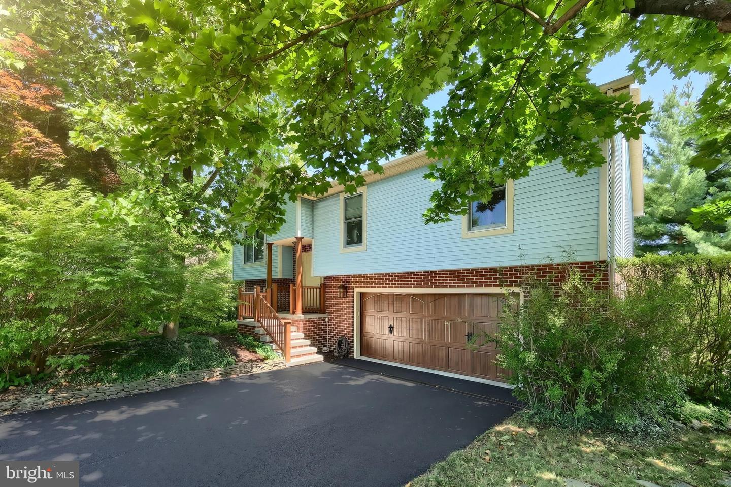 49 Amanda Ave Property Photo 3