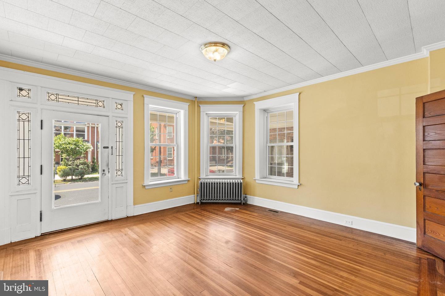 228 Baltimore St Property Photo 8