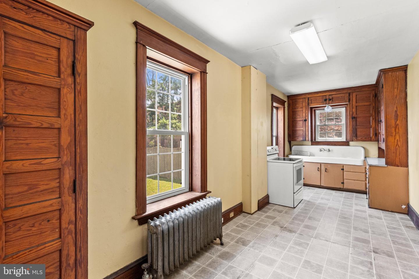 228 Baltimore St Property Photo 20