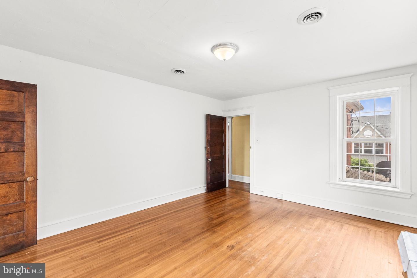 228 Baltimore St Property Photo 26