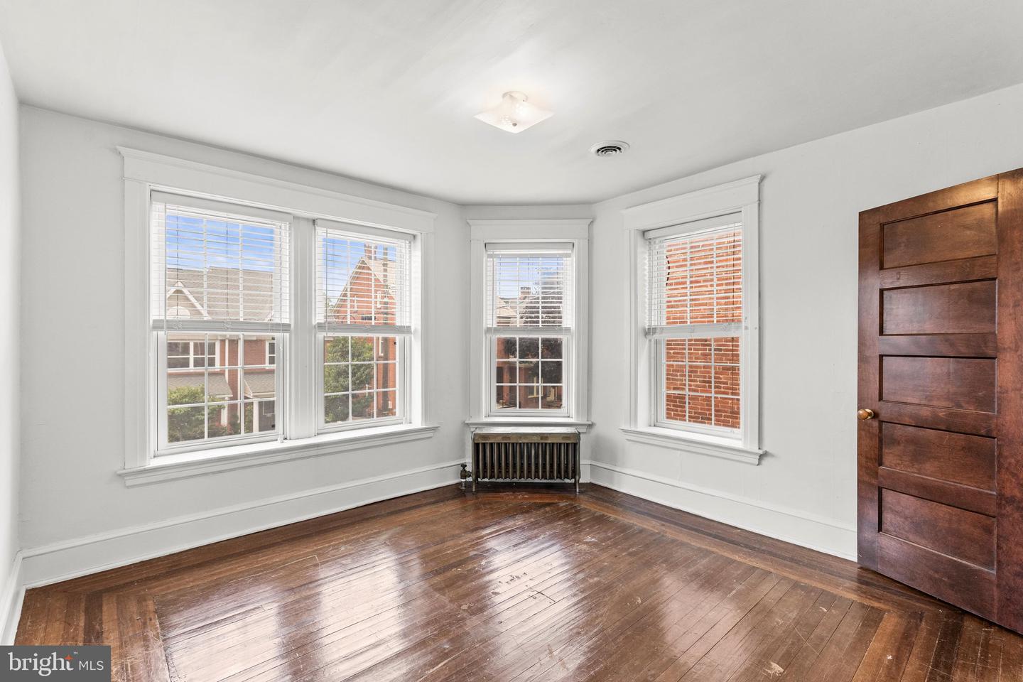 228 Baltimore St Property Photo 31