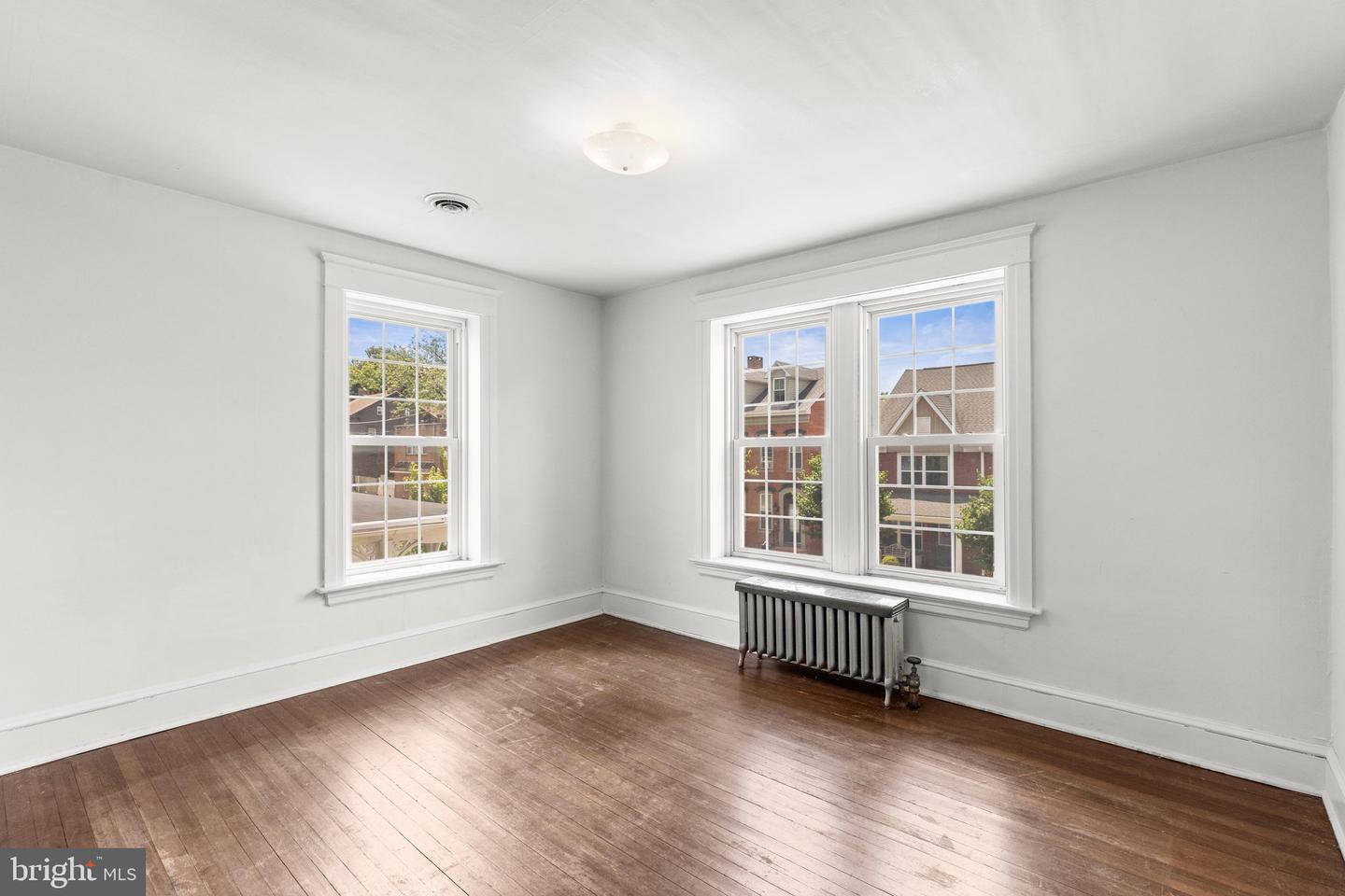 228 Baltimore St Property Photo 33