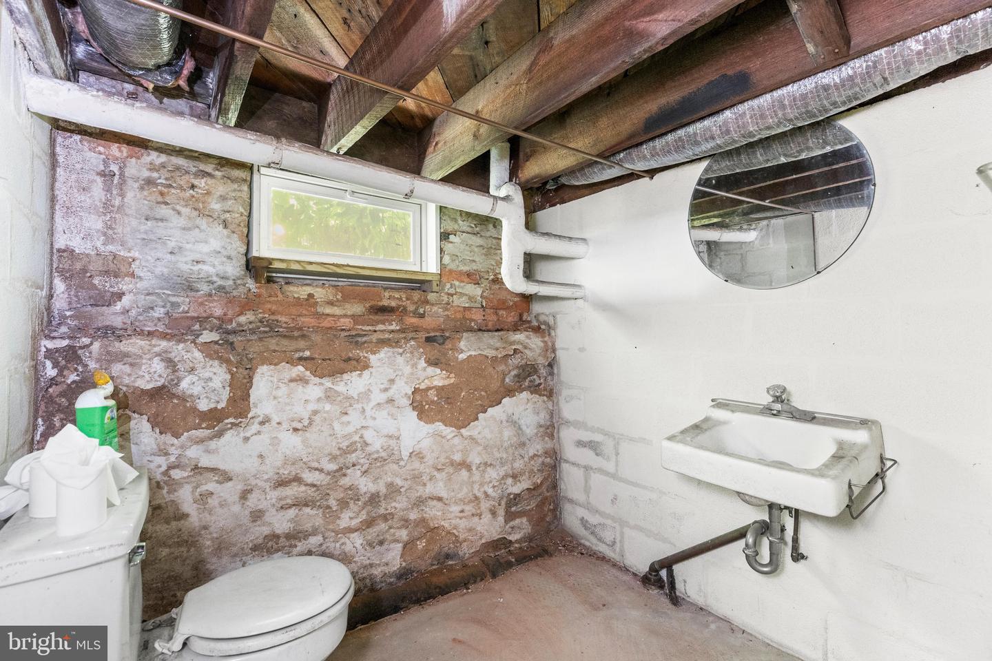 228 Baltimore St Property Photo 44