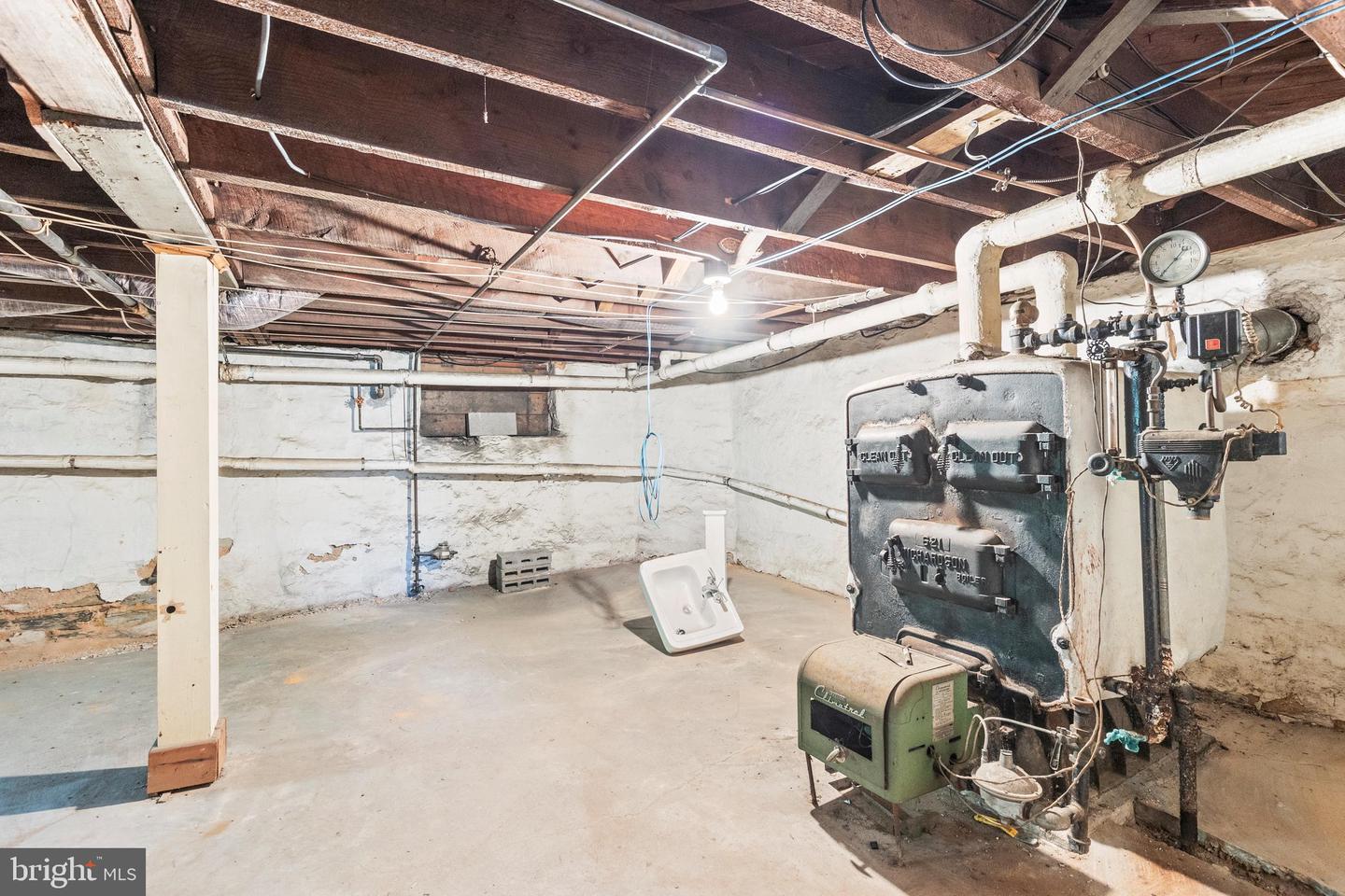 228 Baltimore St Property Photo 45