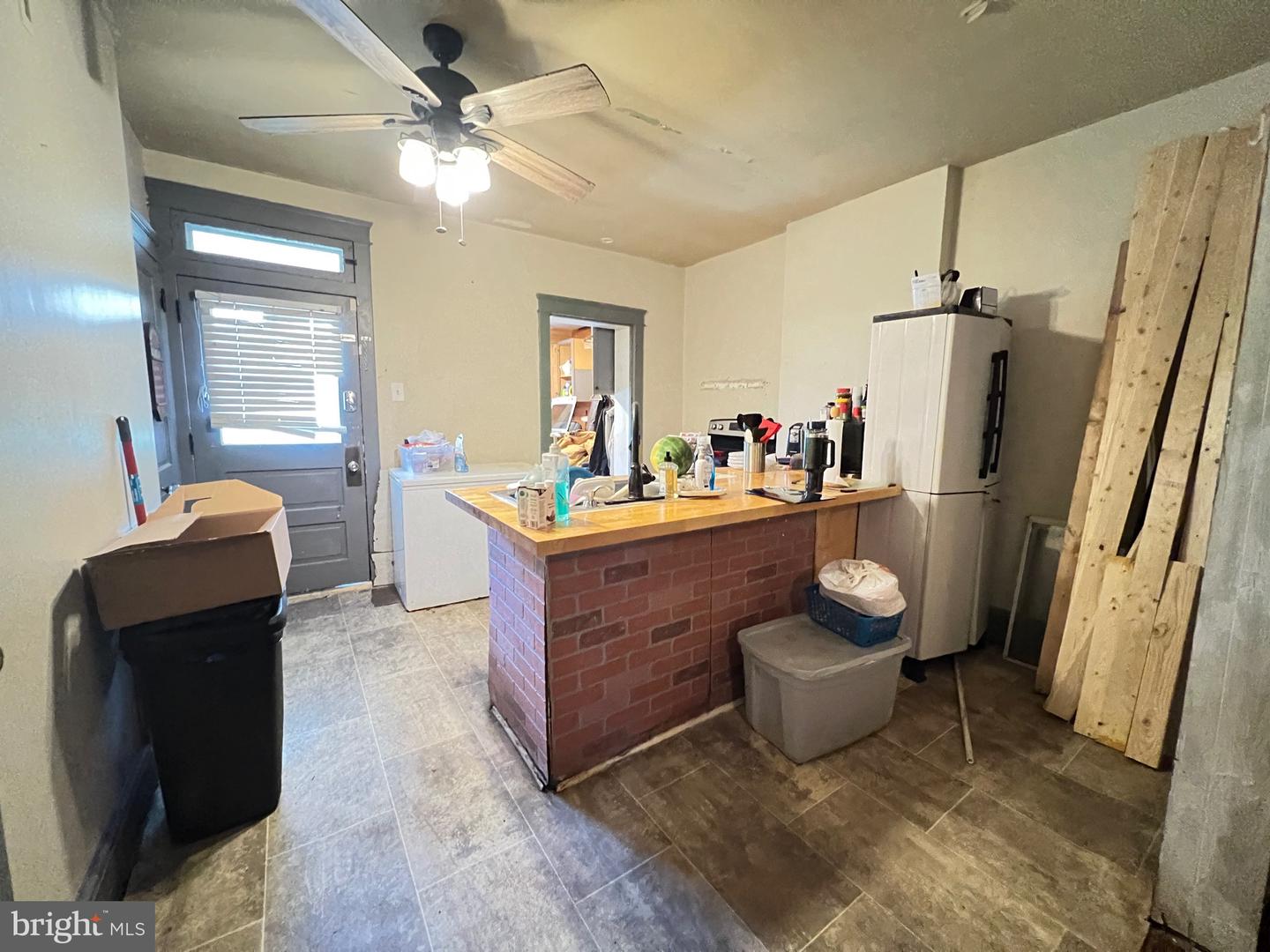 16 E Hanover St Property Photo 2