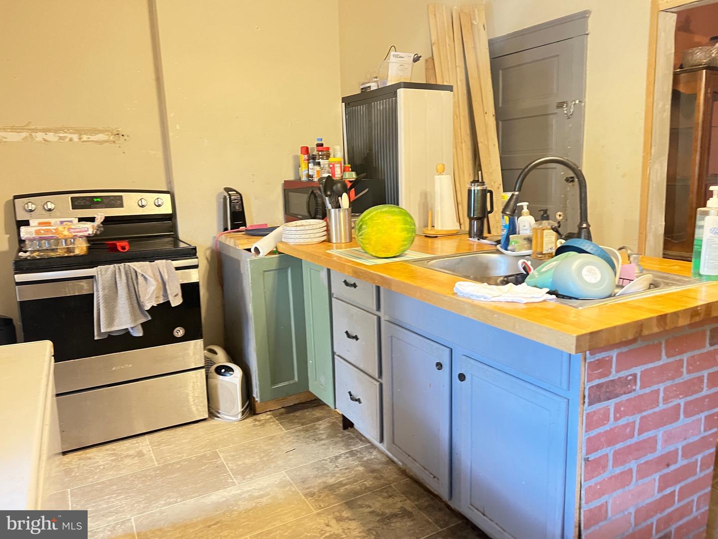16 E Hanover St Property Photo 5