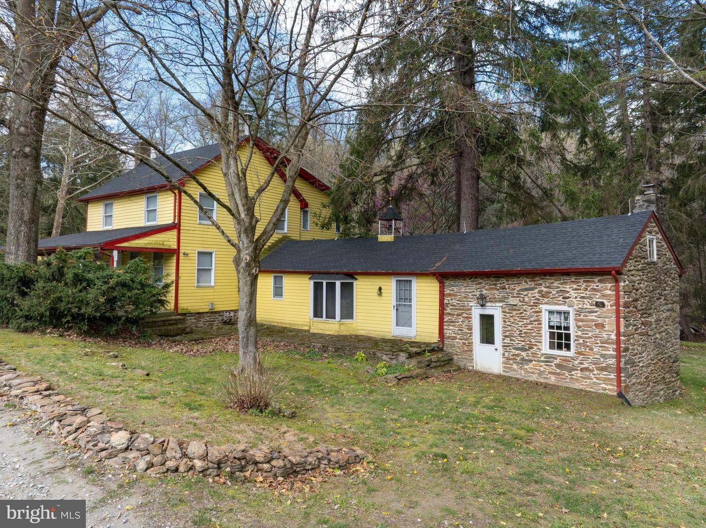 9980 Douglas Rd Property Photo 2