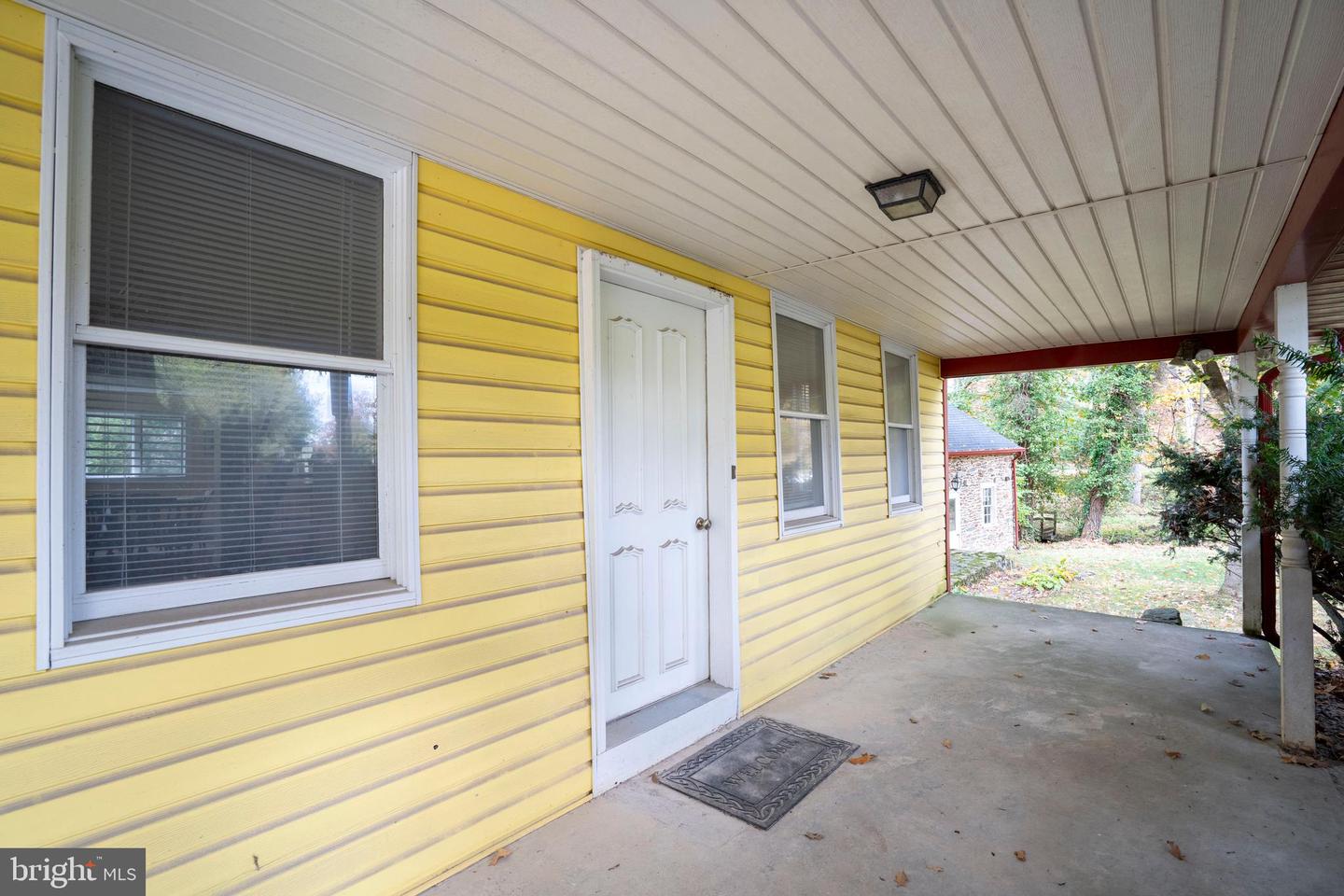 9980 Douglas Rd Property Photo 13