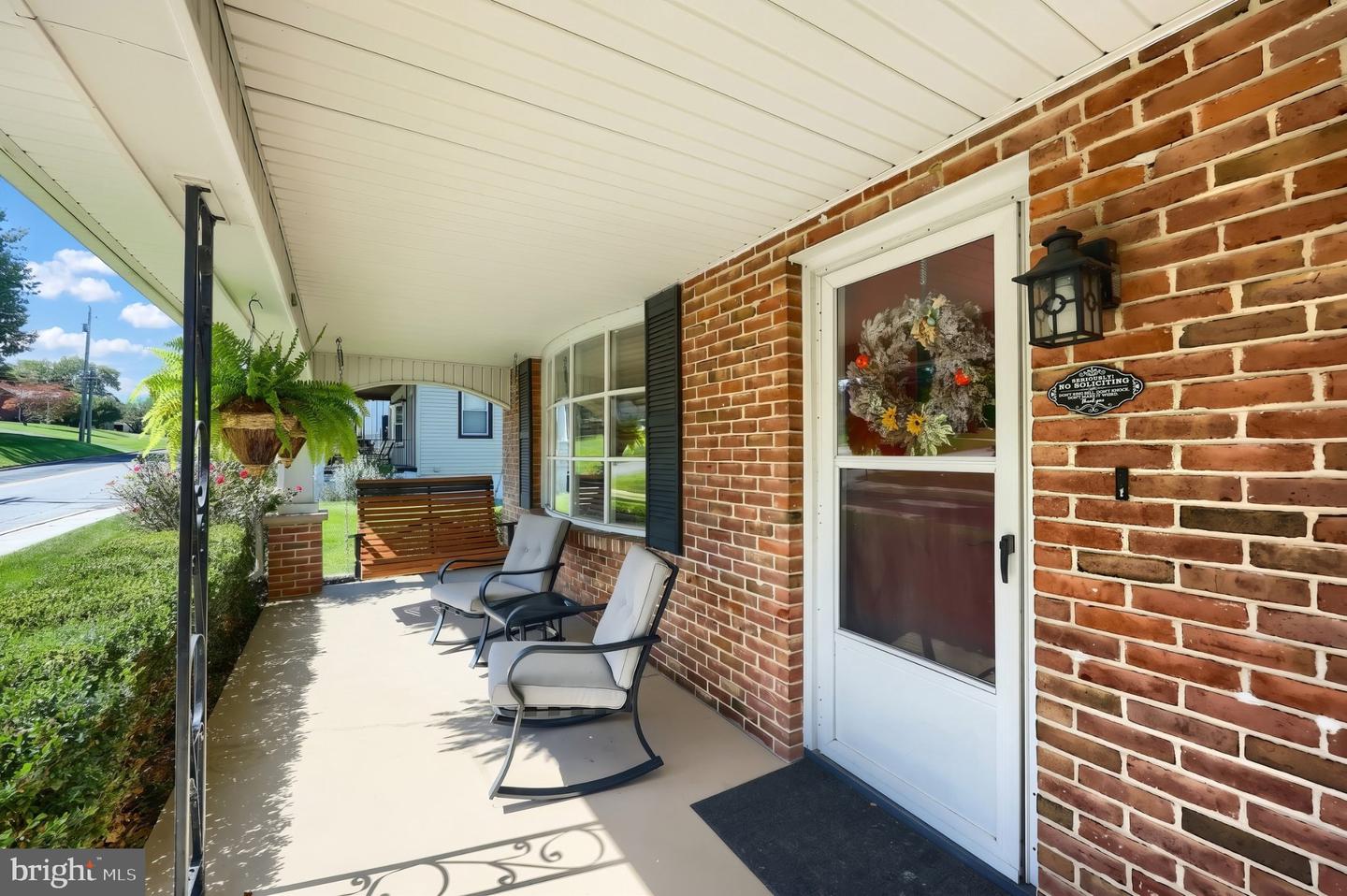 27 Hanover St Property Photo 9