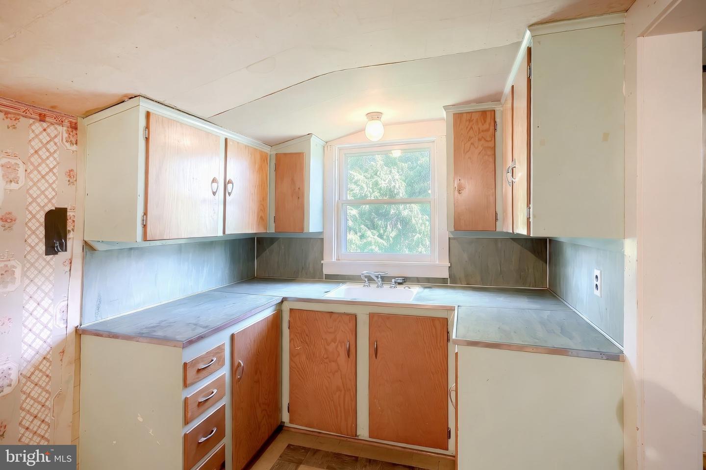 27 Hanover St Property Photo 30