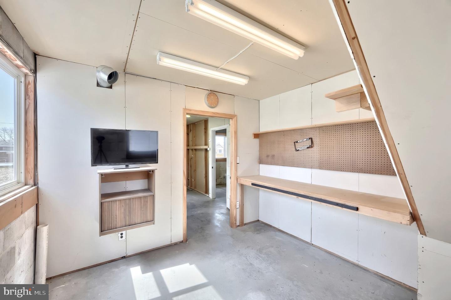 27 Hanover St Property Photo 41