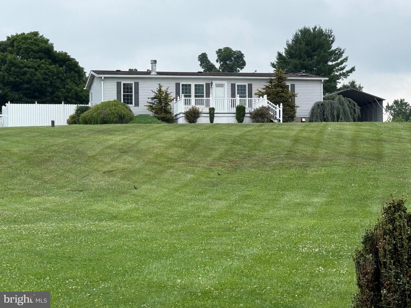 472 Scotch Pine Rd Property Photo 2