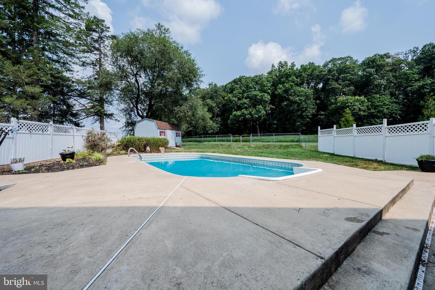 43 Pinewood Cir Property Photo 10