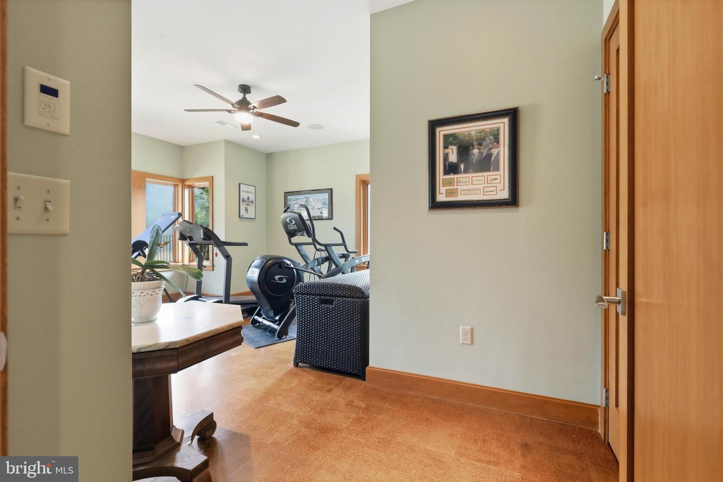 1885 Greenbriar Rd Property Photo 22