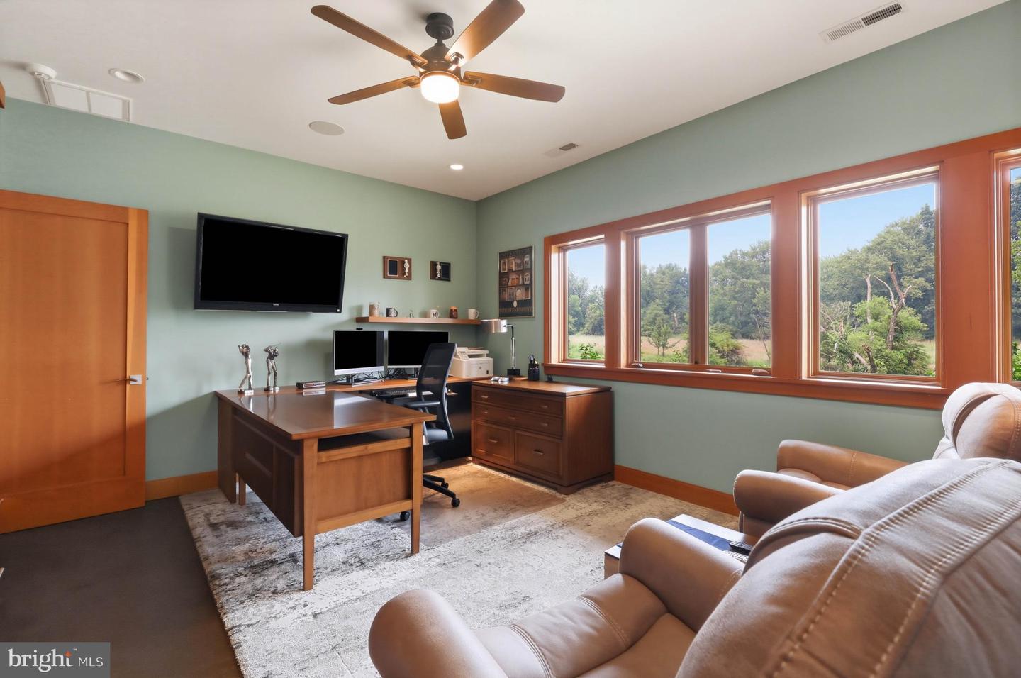 1885 Greenbriar Rd Property Photo 40