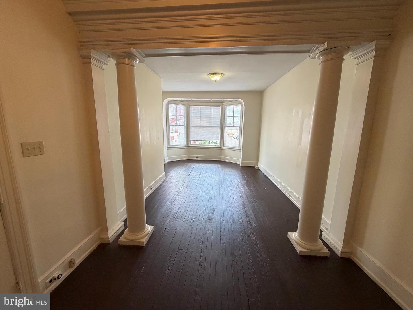 132 W Market St #2a Property Photo 2