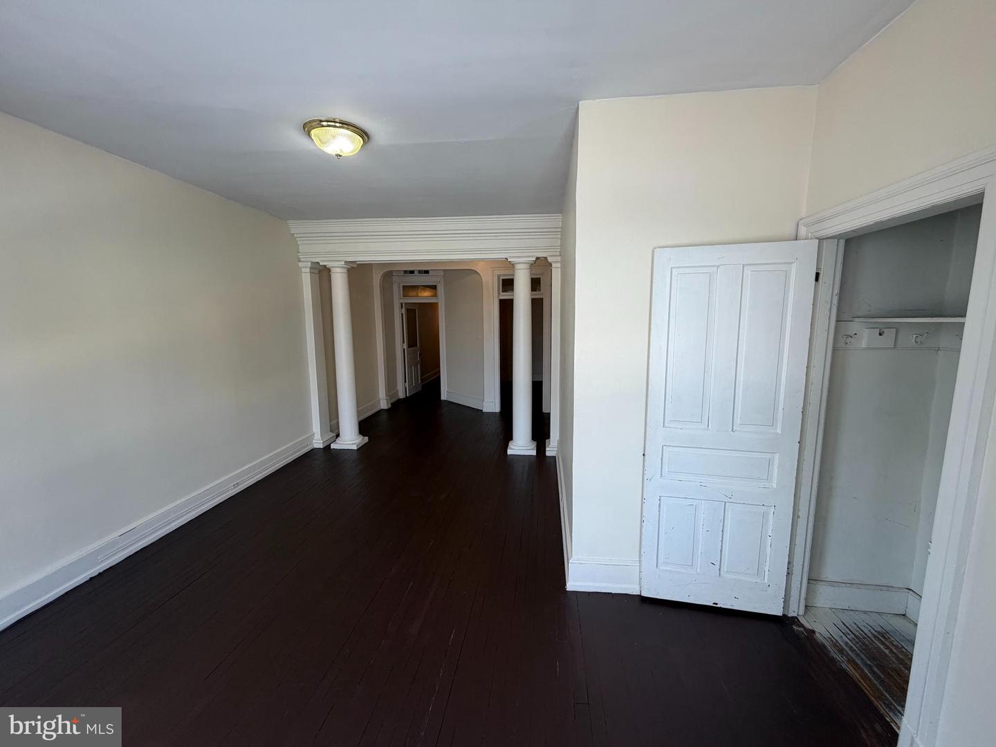 132 W Market St #2a Property Photo 3