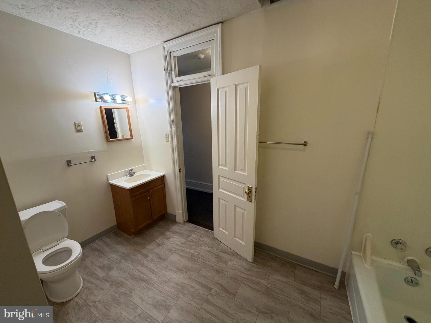 132 W Market St #2a Property Photo 6