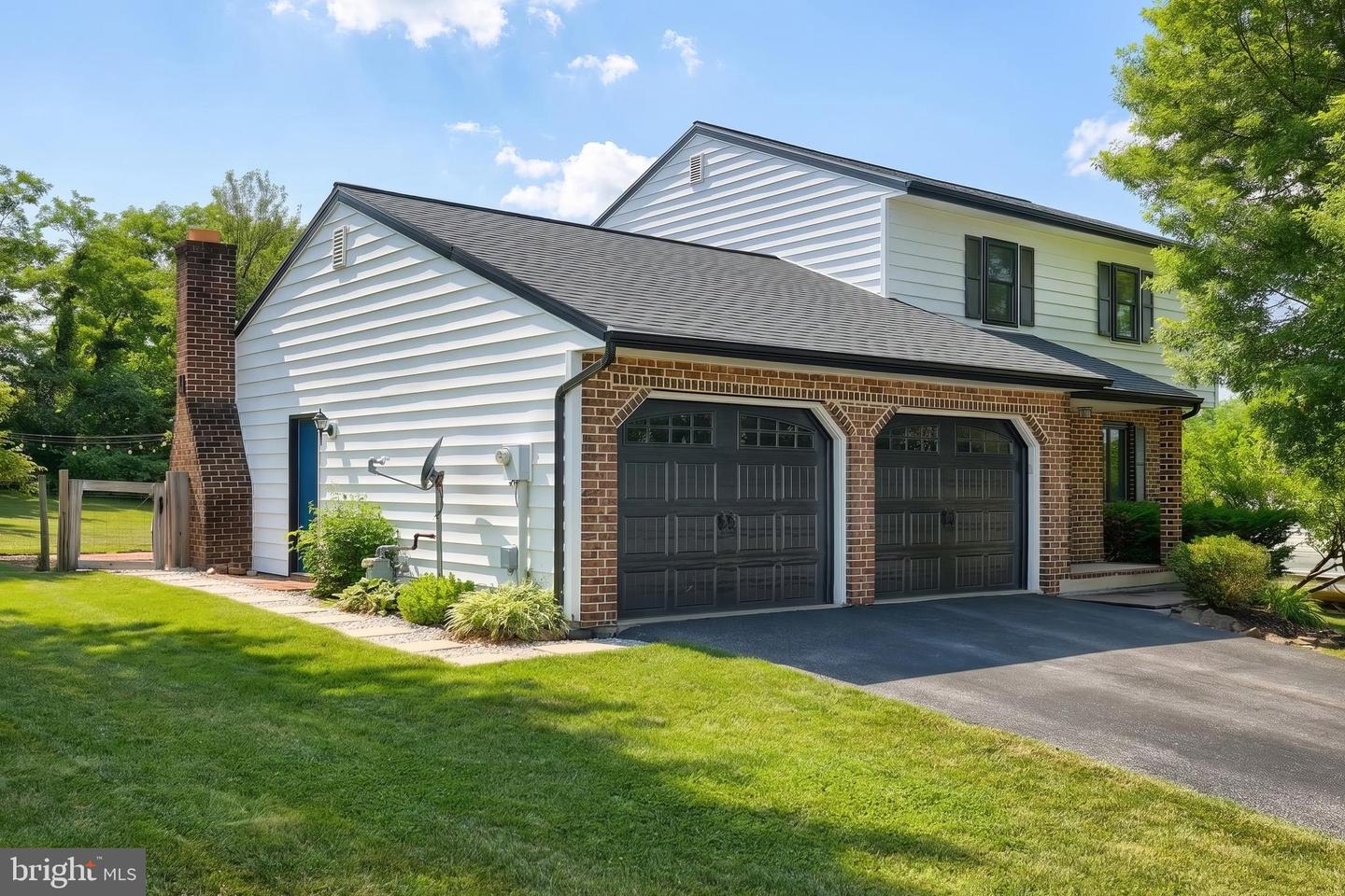 2832 GLEN HOLLOW DR