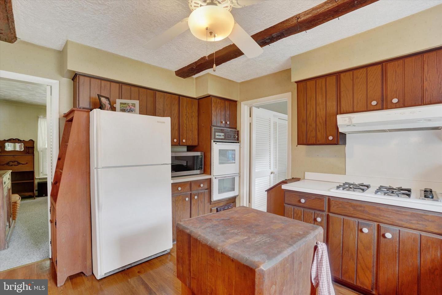 2432 Pine Grove Rd Property Photo 9