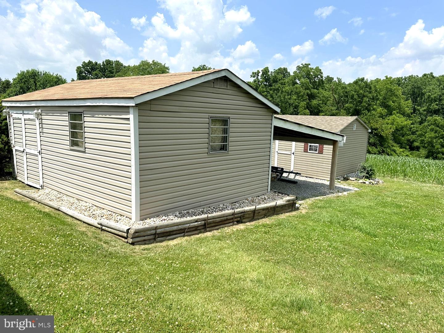 985 Fairview Dr Property Photo 38