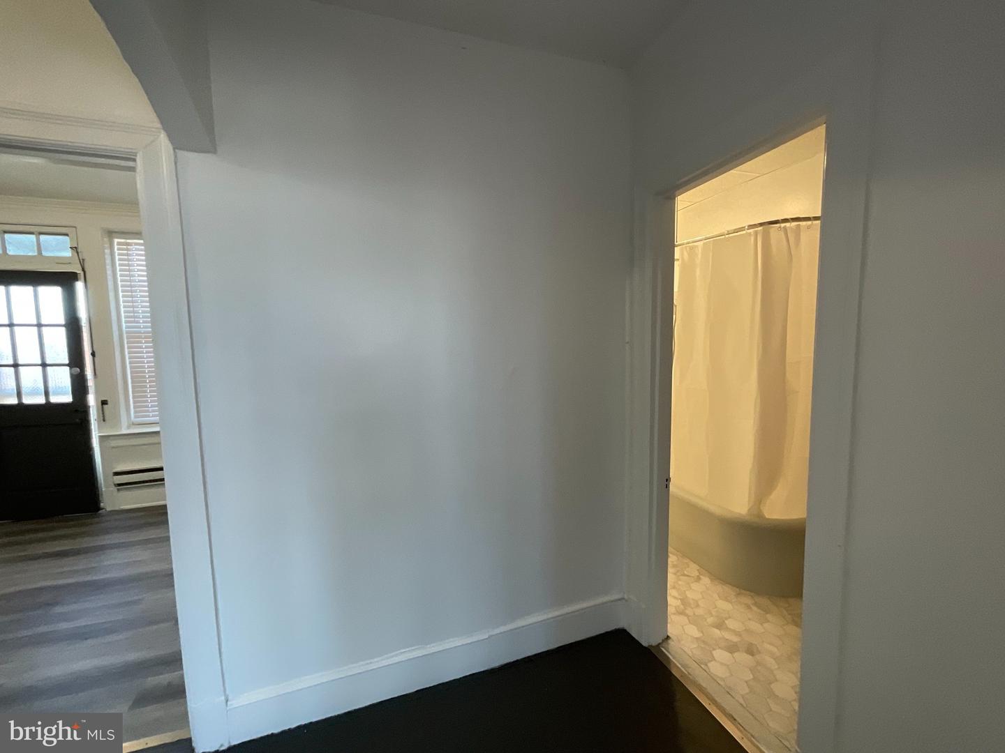 162 E Market St Property Photo 7
